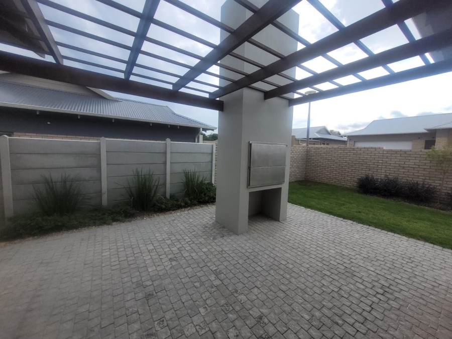 3 Bedroom Property for Sale in Mooikloof Country Estate Western Cape